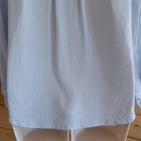 Vince. 4 Deep V-neck Long Sleeve Blouse Light Blue - Picture 7 of 8